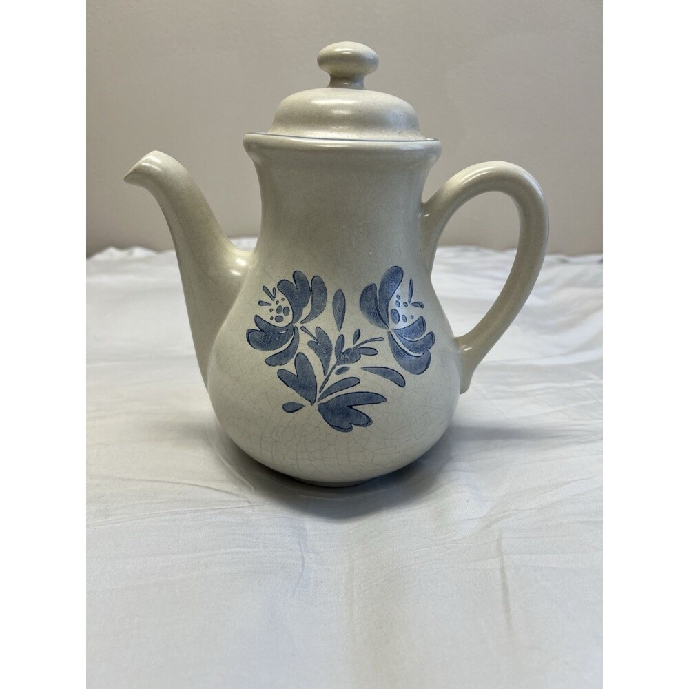 Pfaltzgraff Yorktowne Tea Coffee Pot 7 Cup 9.5" with Lid USA Castle Logo Vintage